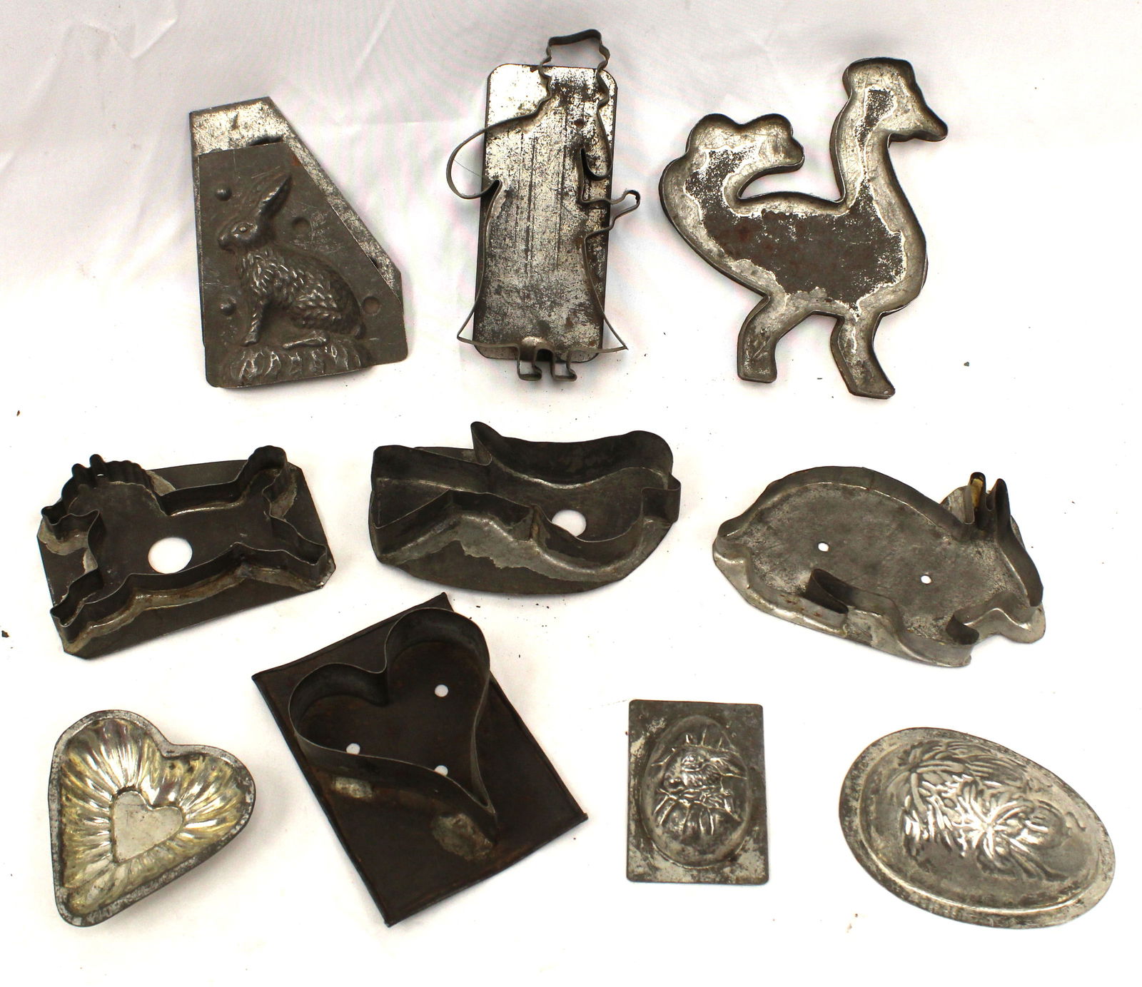 Lot of 10 tin cookie cutters & candy/chocolate molds (1 of 7)