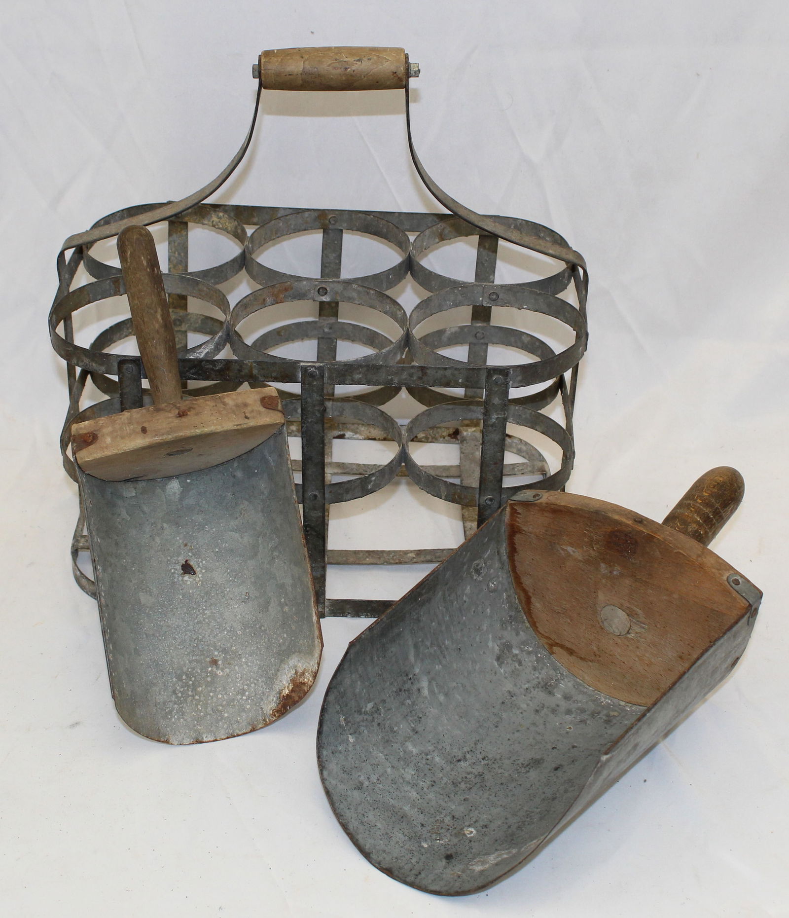 Antique tin milk bottle carrier w 2 wooden handled tin scoops (1 of 4)