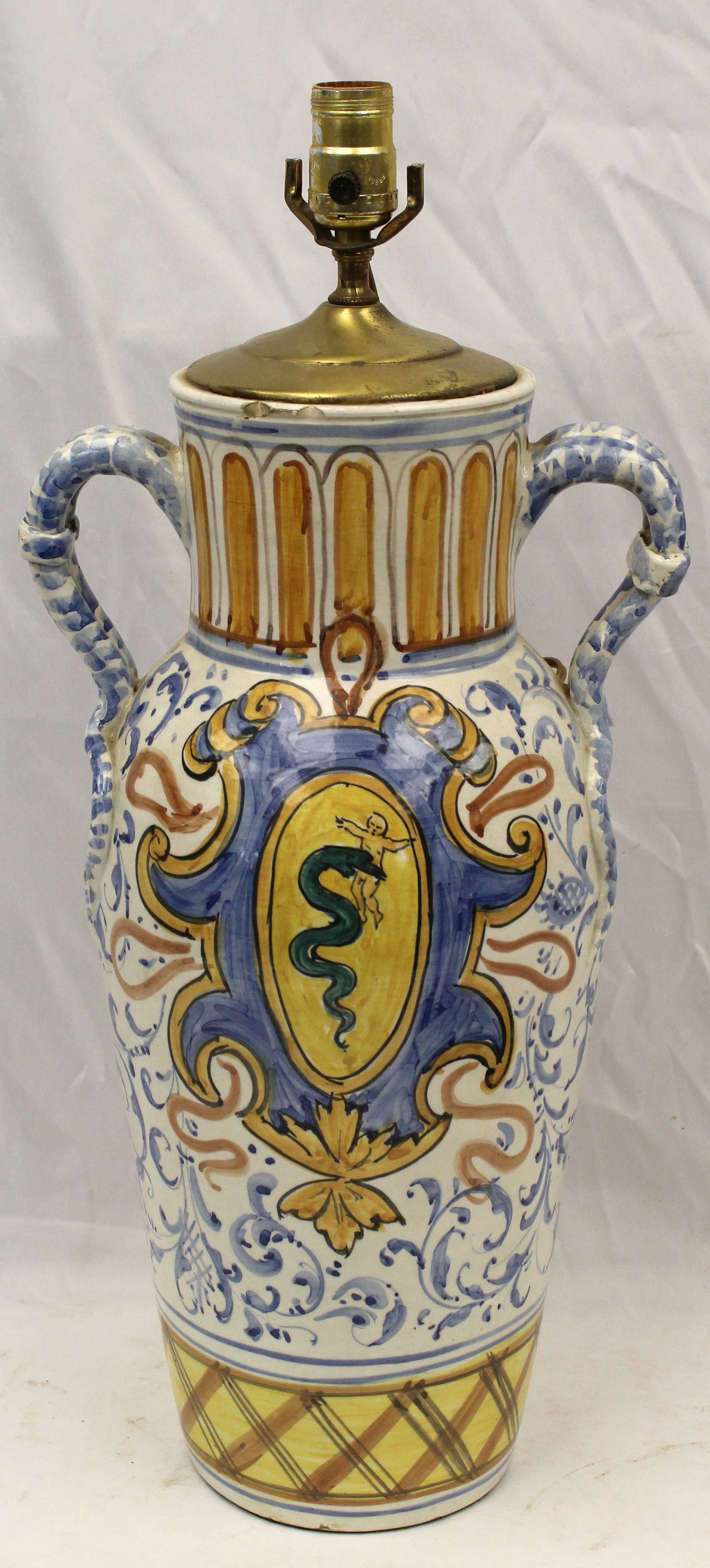 Italian pottery table lamp (needs rewiring): Italian pottery table lamp (needs rewiring)