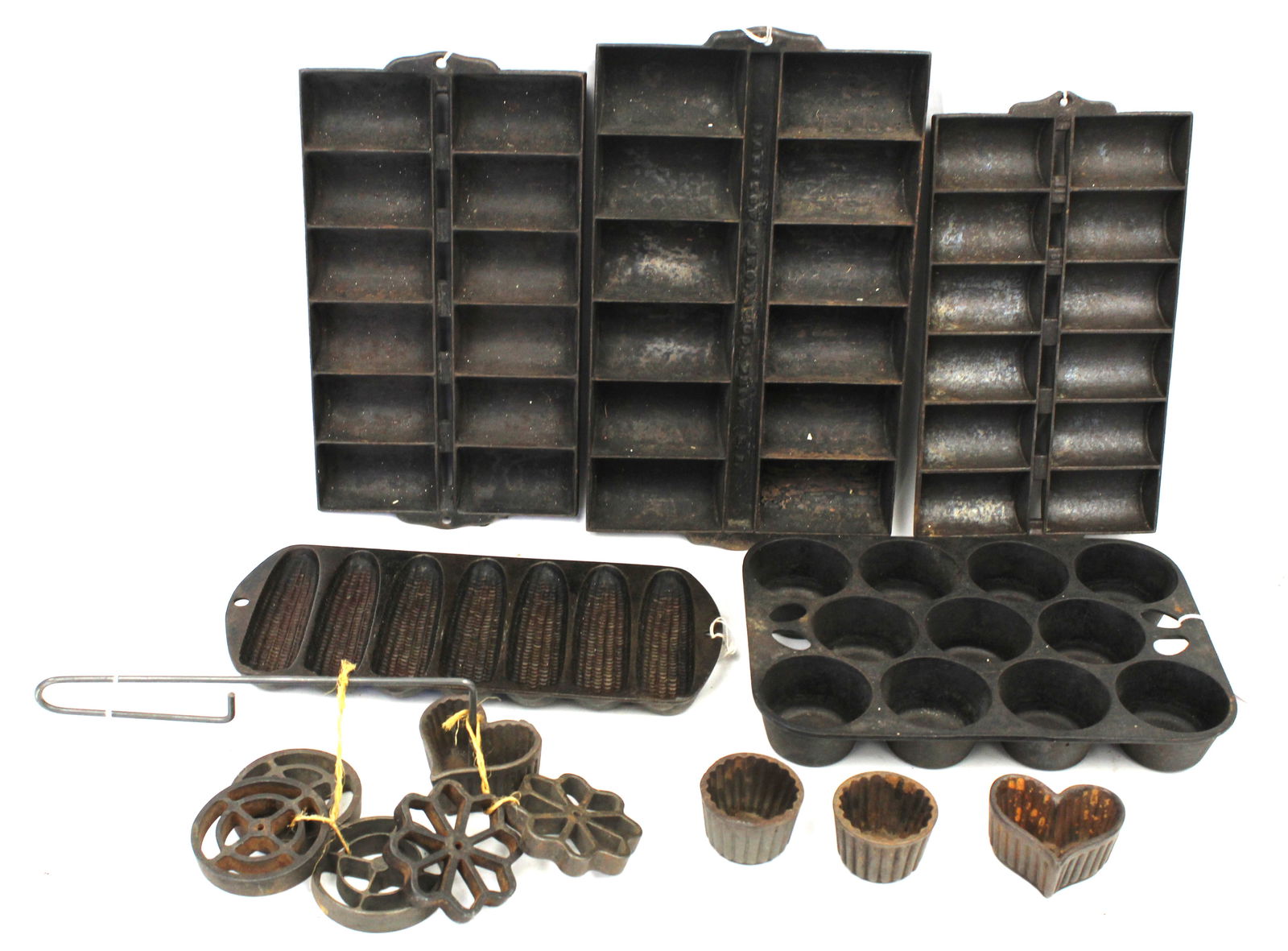 Cast iron cookware/kitchen lot incl corn bread, muffin, etc (1 of 6)