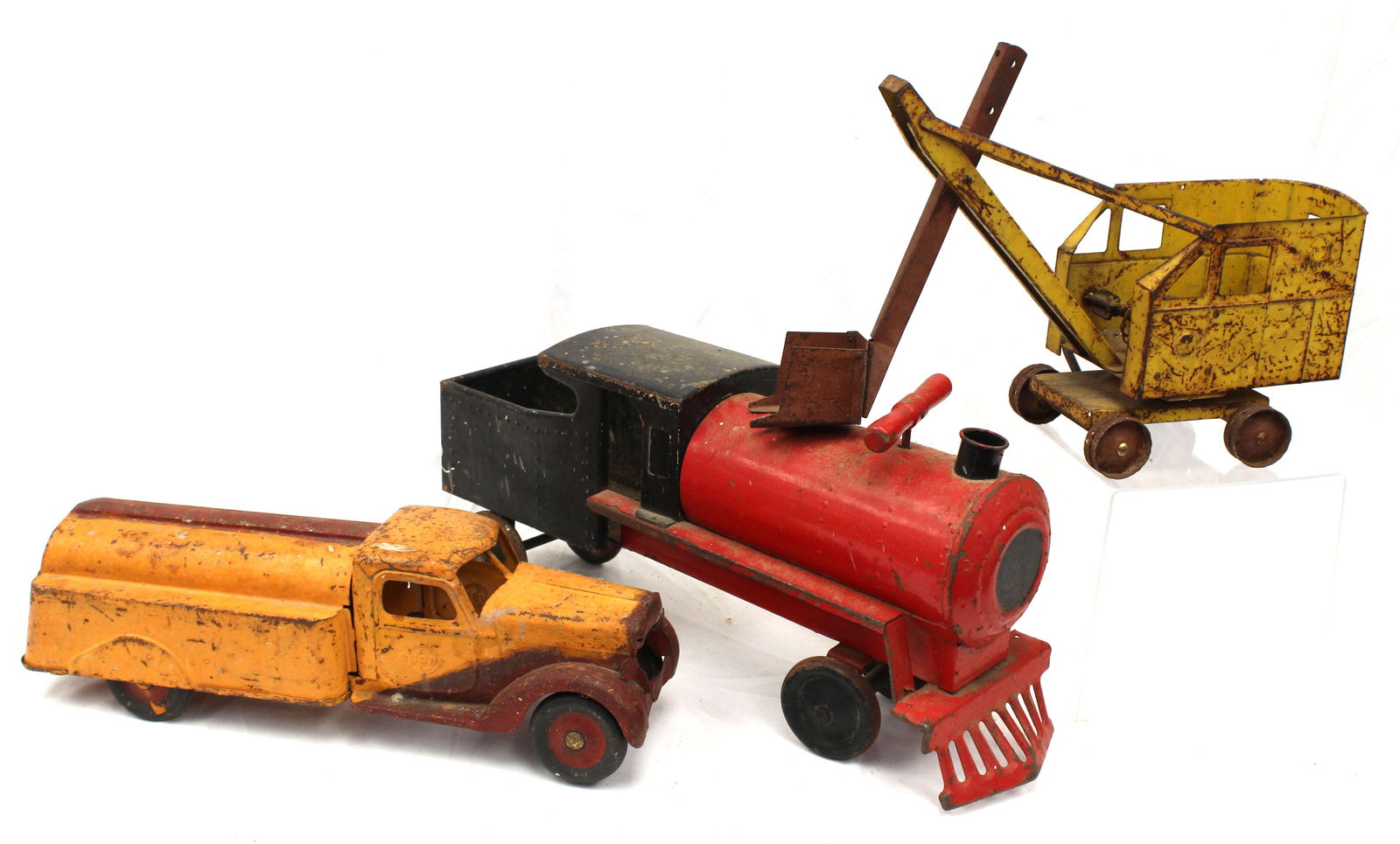 Lot of 3 pressed steel toy vehicles incl a Buddy L Tanker (1 of 4)