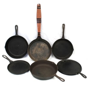 Lot of 6 cast iron skillets