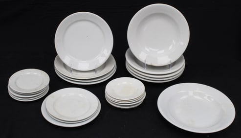 Lot of 24 pieces of ironstone incl bowls, plates & saucers