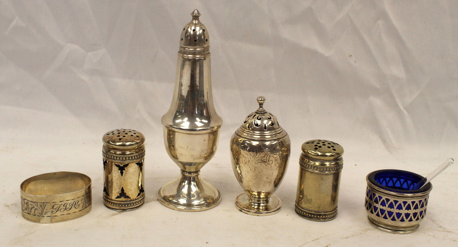 Lot of 7 pieces of sterling silver incl small tray, salt shakers, master salt w spoon & cobalt glass (1 of 7)