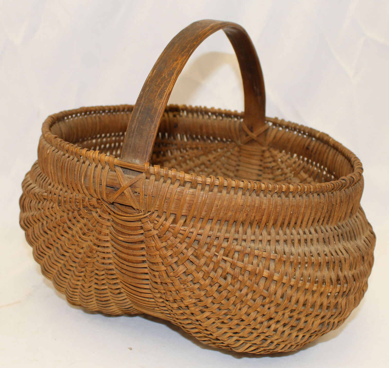 Antique buttocks basket - 9 1/2" tall x 10"x9 1/2" (1 of 4)