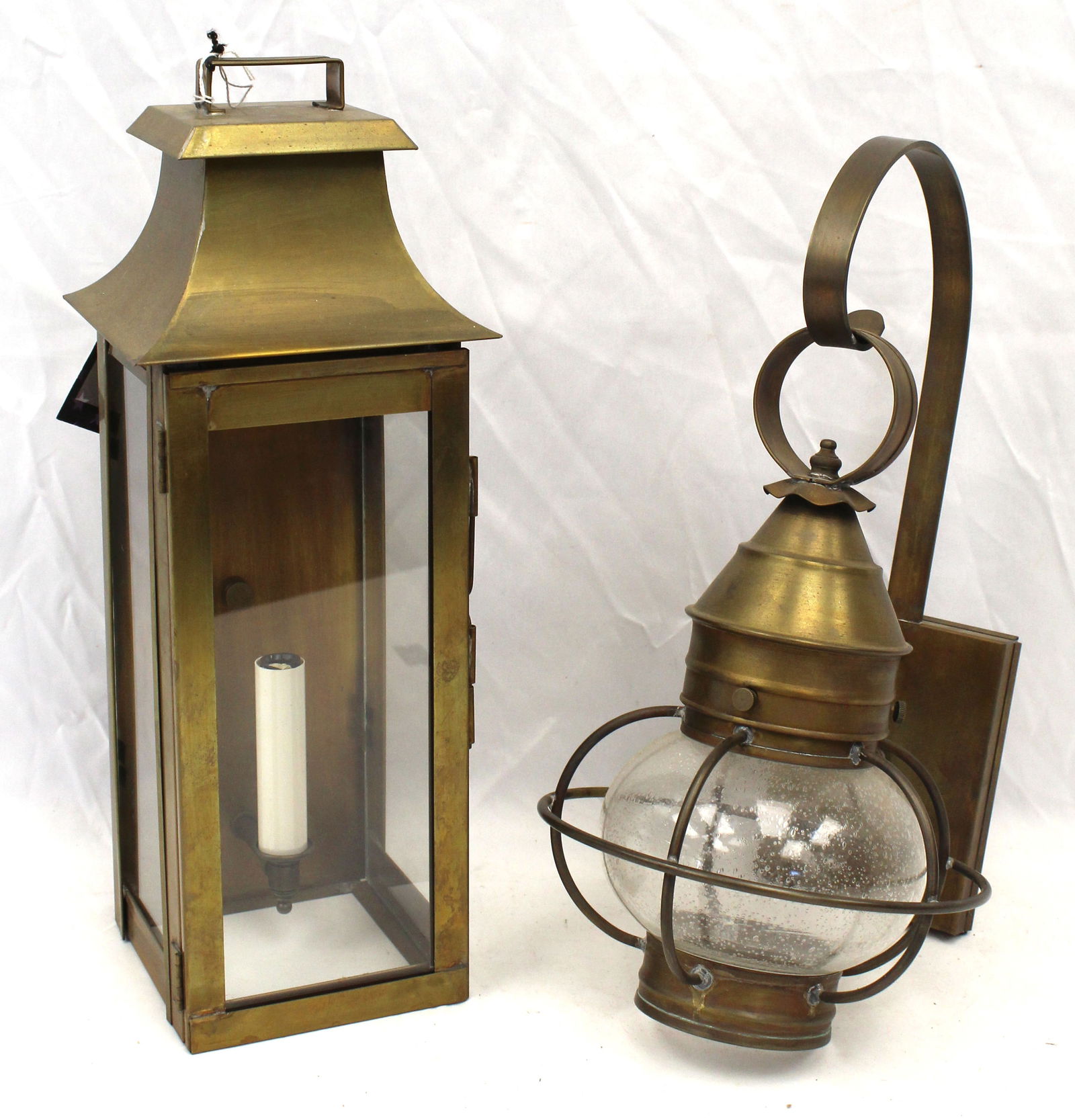 Lot of 2 contemporary brass lanterns - 15" & 18" tall: Lot of 2 contemporary brass lanterns - 15" & 18" tall