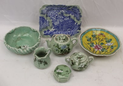 Lot of 7 pieces of Celadon Asian porcelain -