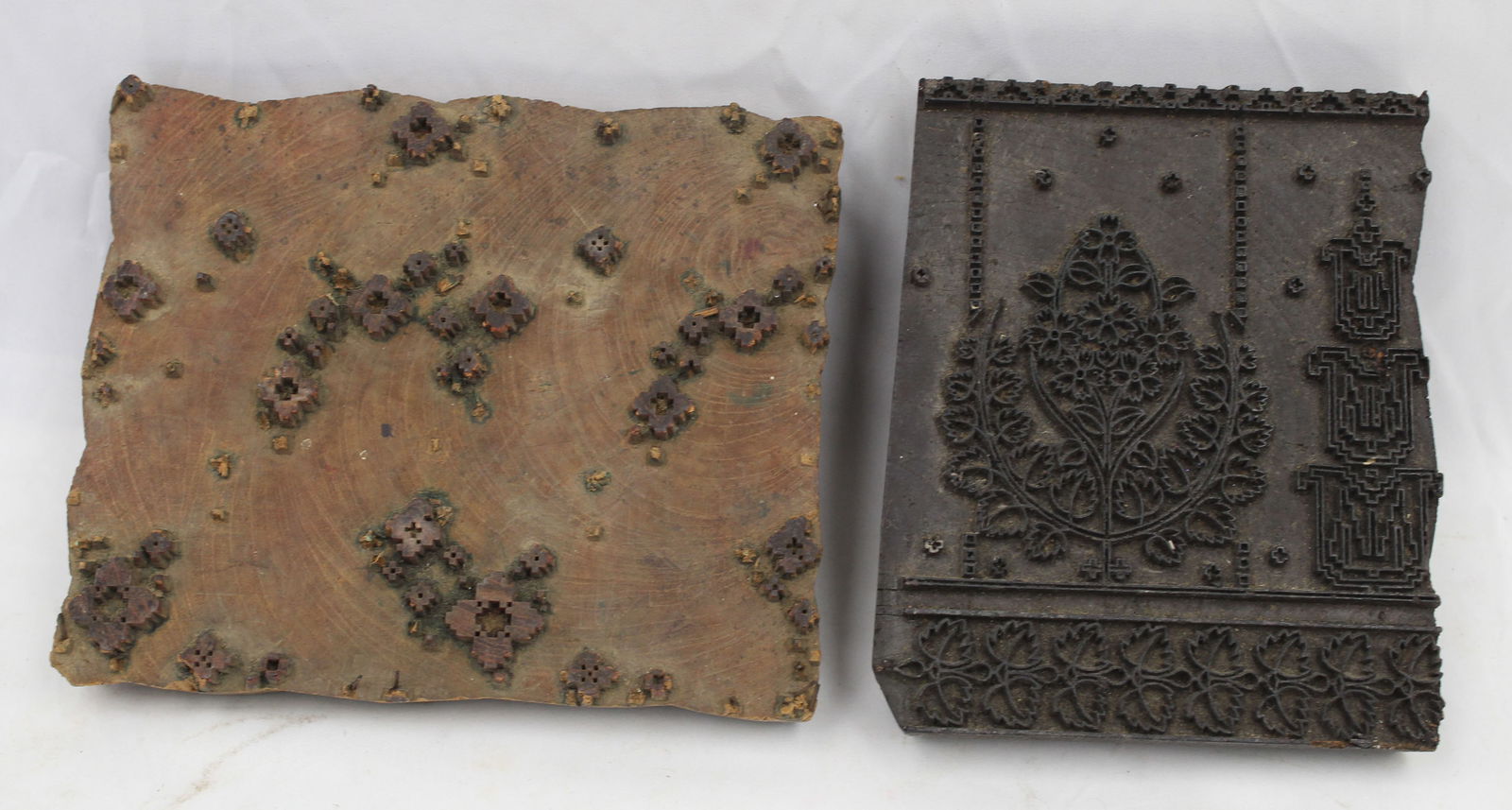 Lot of 2 vintage wooden fabric stamps: Lot of 2 vintage wooden fabric stamps