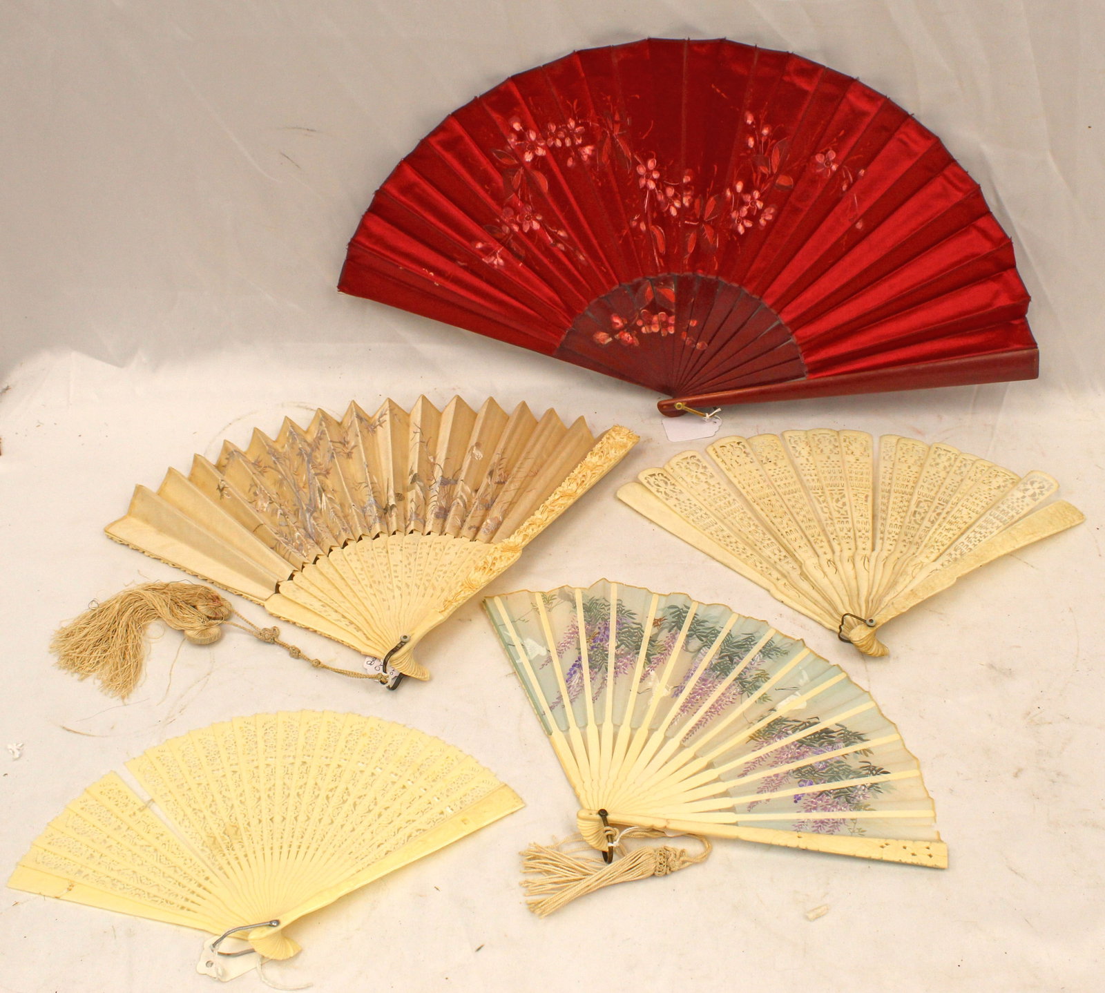 Lot of 5 Asian fans: Lot of 5 Asian fans