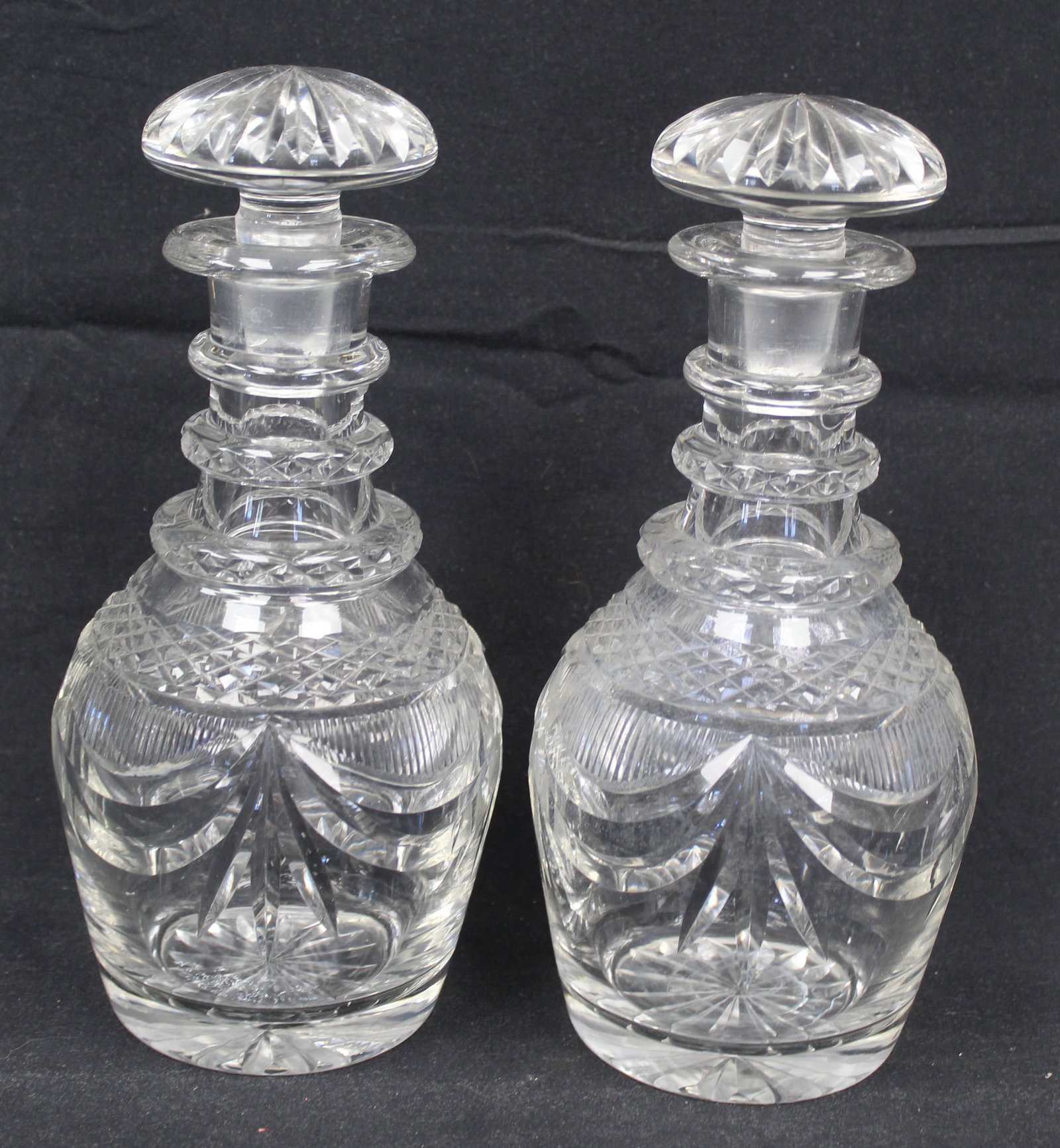 Pait of cut glass decanters: Pait of cut glass decanters