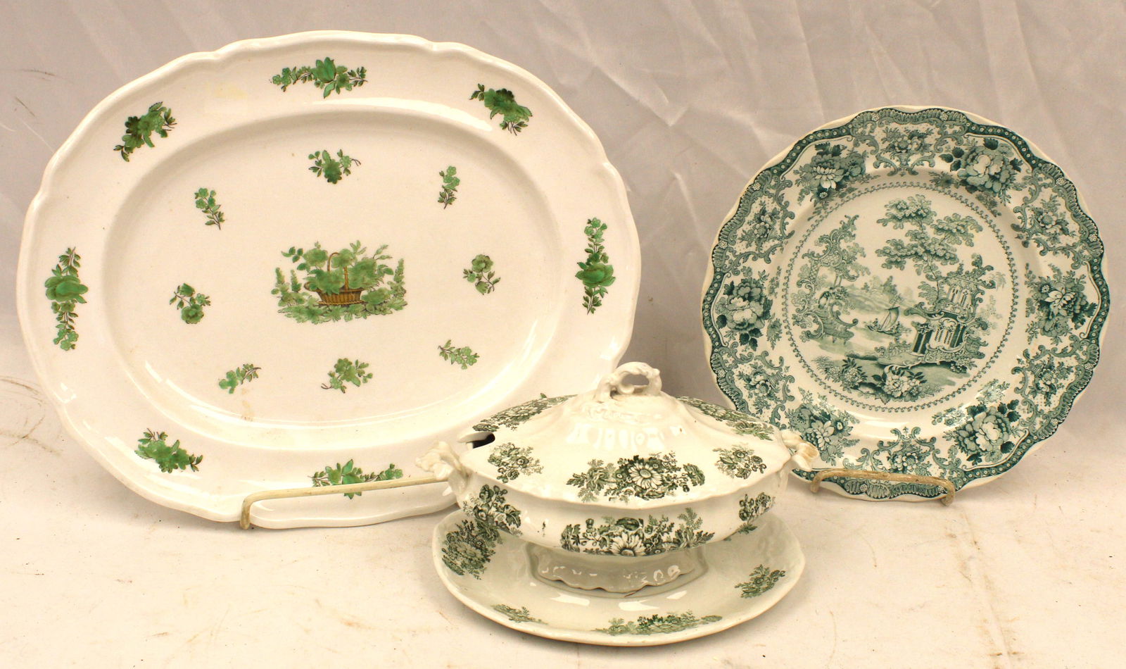 Lot of green transferware china incl platter, gravy w undertray & small plate (1 of 8)