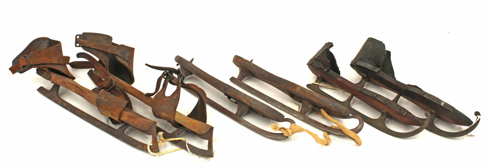 Lot of 3 pairs of antique ice skates (1 of 4)