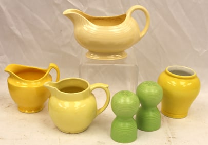 Lot of 6 pieces of Fiesta & Fiesta type pitchers, salt & pepper