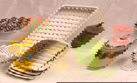 Lot of 9 pieces of Italian  porcelain incl Dela Robia, Capo Dimonte etc