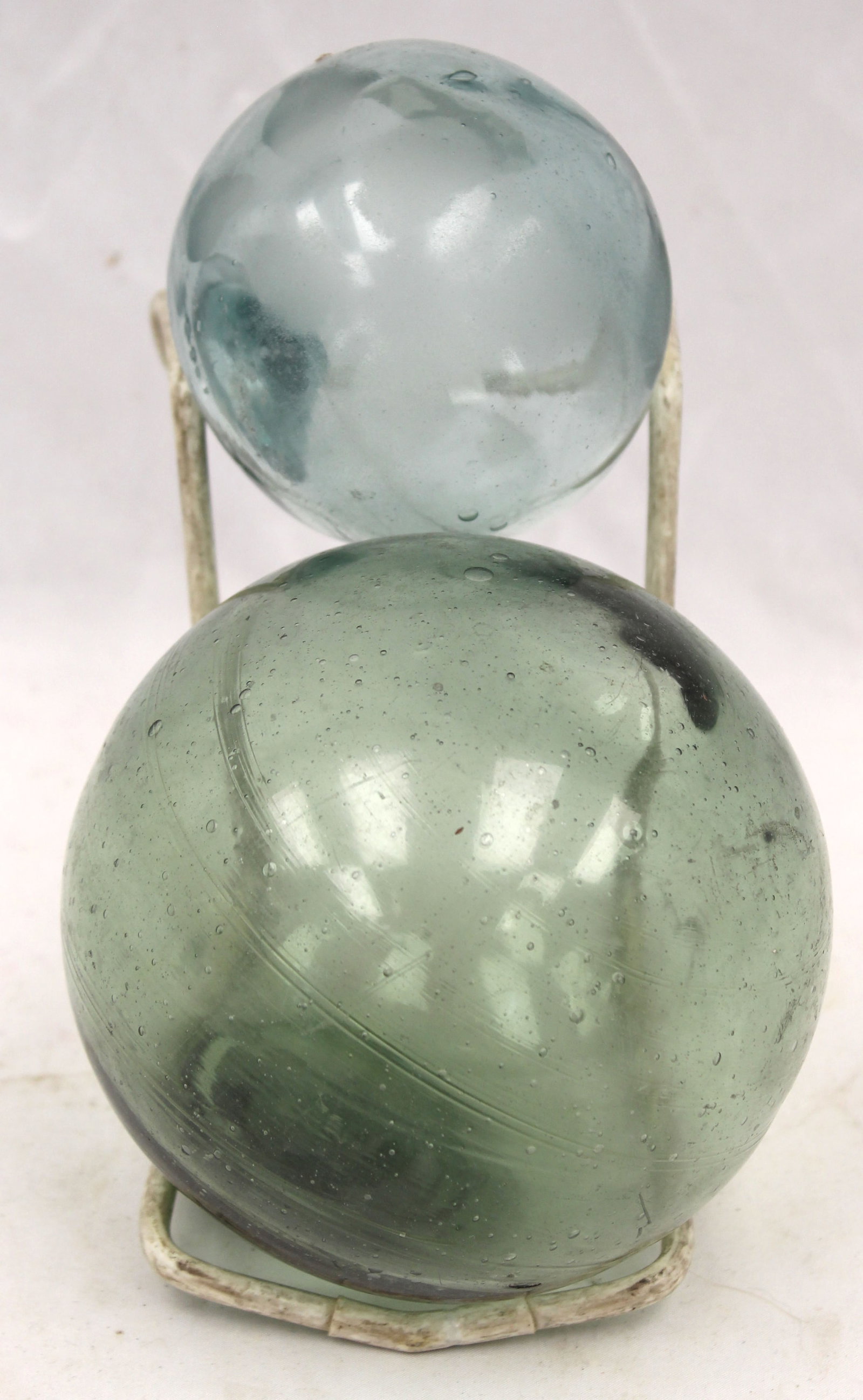 Lot of 2 glass floats: Lot of 2 glass floats