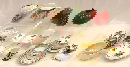 Lot of misc porcelain/china incl trinket boxes, etc