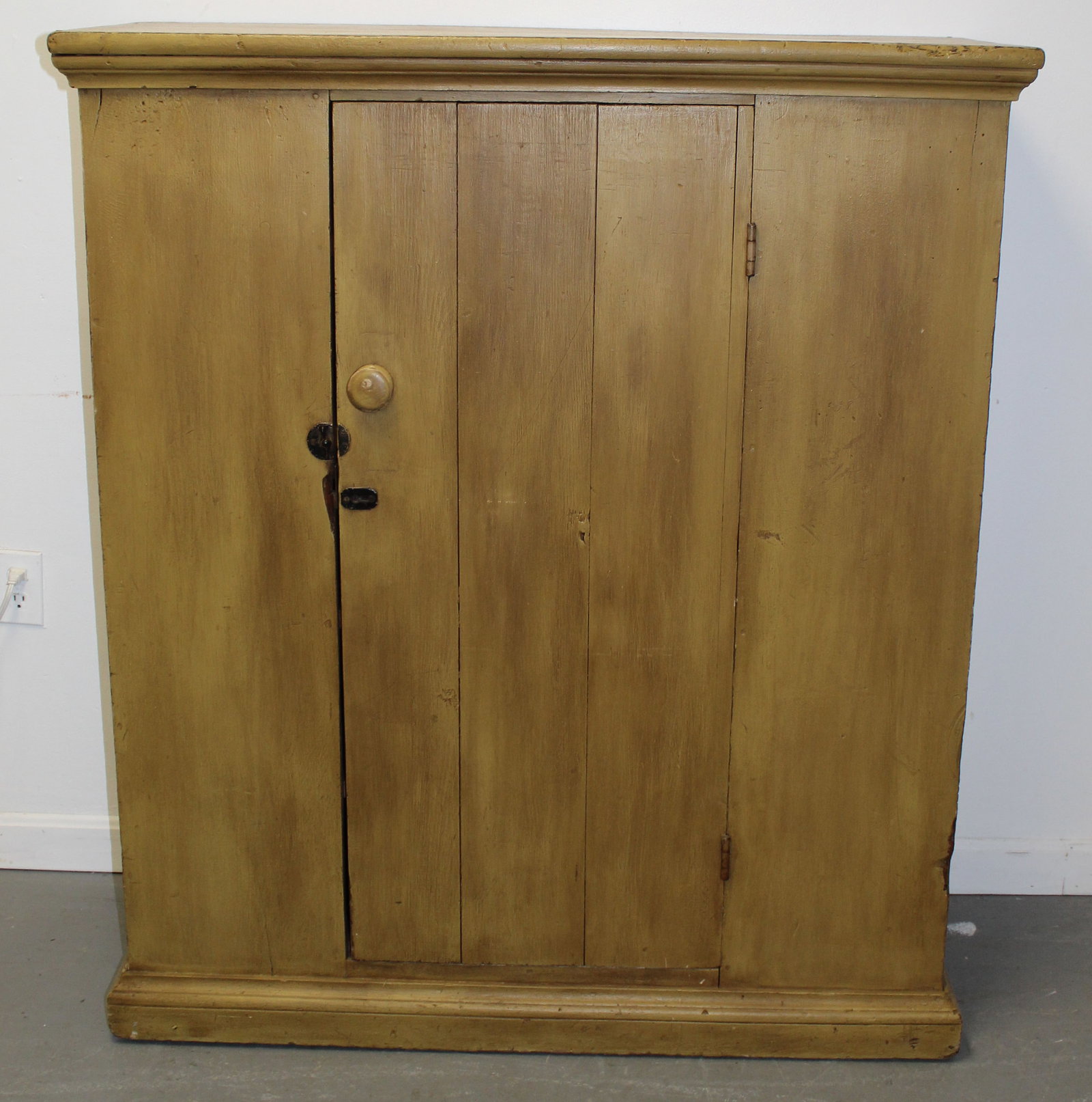 Antique 1 door cupboard in later mustard paint - 50" tall x 43" wide x 17" deep: Antique 1 door cupboard in later mustard paint - 50" tall x 43" wide x 17" deep