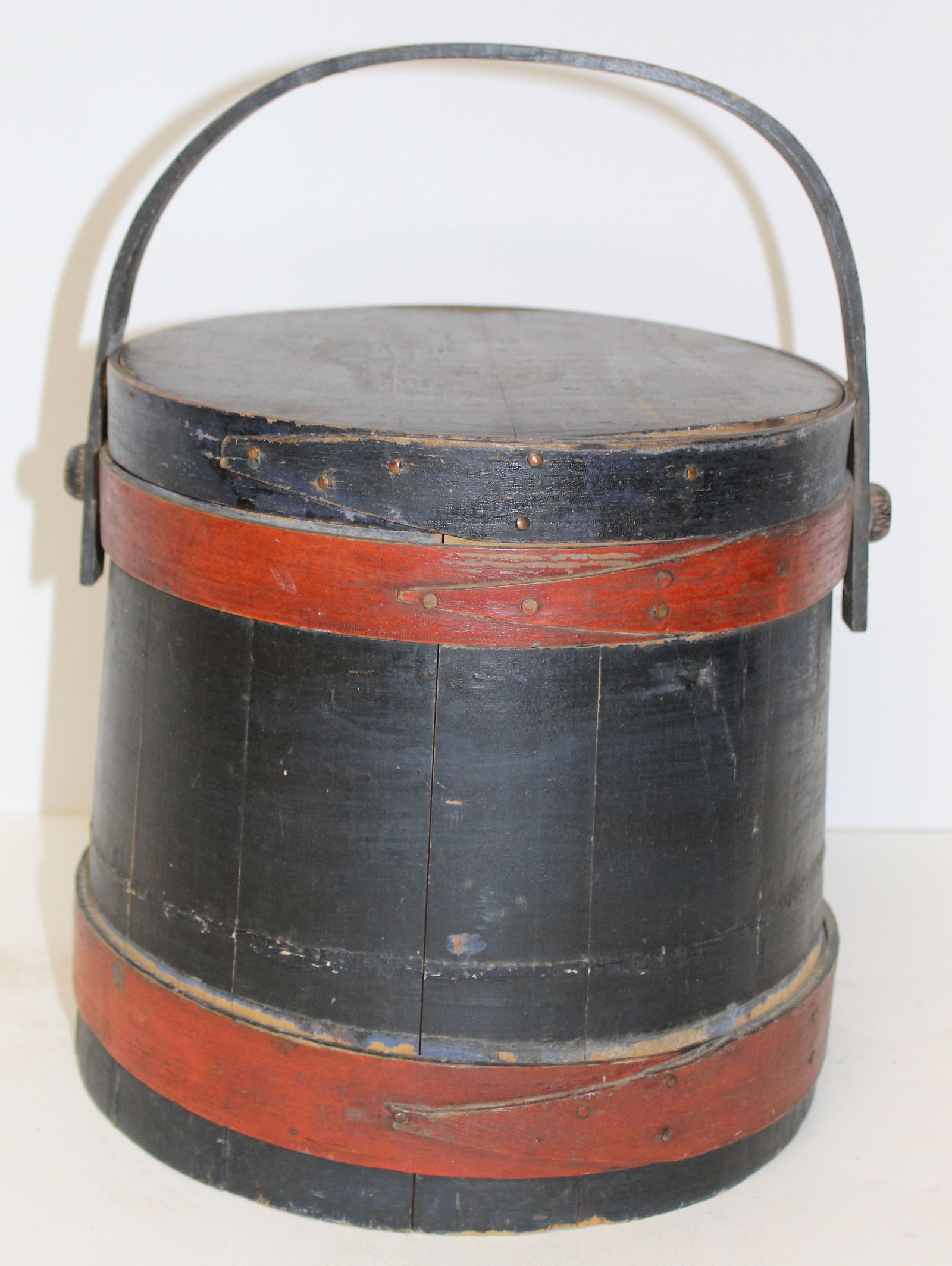 Antique firkin bucket w lid in blue & red paint - 9 1/2" tall x 9 1/2" diam (top) (1 of 6)