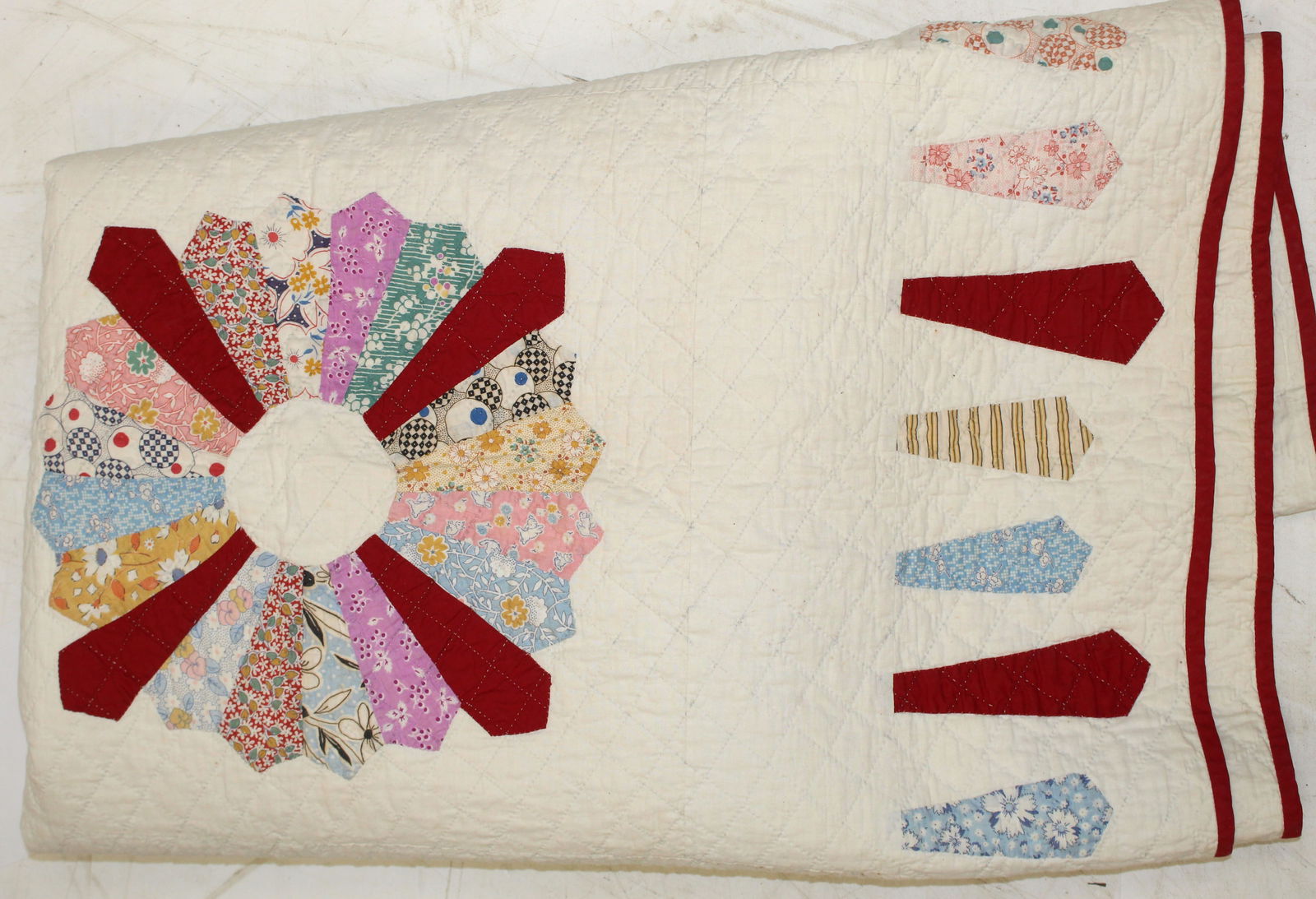 Antique Dresden Plate quilt - 82"x82" (1 of 3)