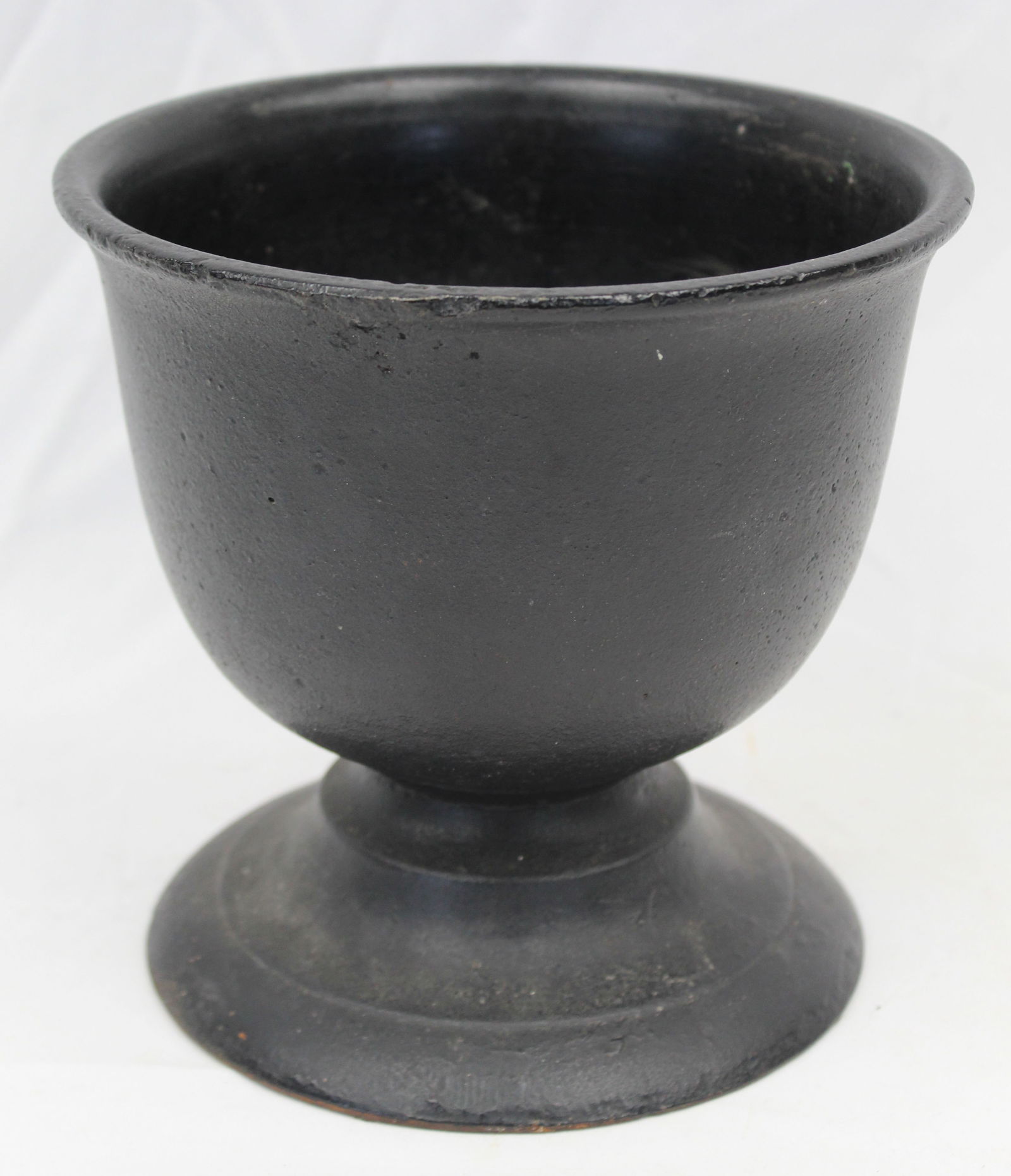 Antique cast iron mortar - 7" tall x 7 1/2" diam (1 of 3)