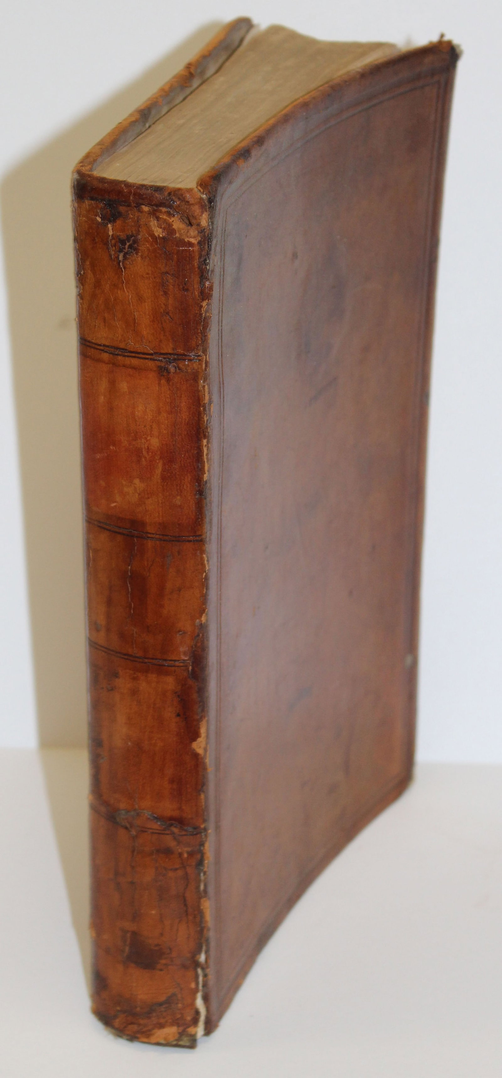 Ca 1905 leather bound book "The American Practical Navigator": Ca 1905 leather bound book "The American Practical Navigator"