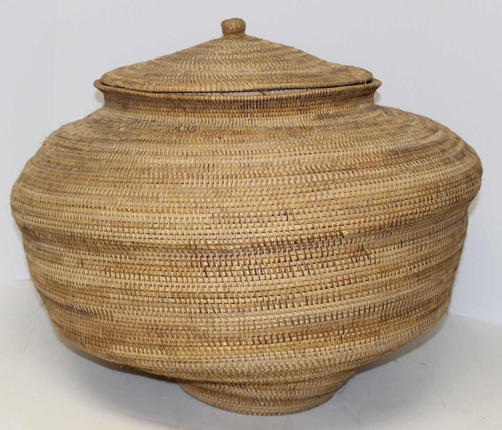 Large covered basket - 28" diam x 19" tall (1 of 4)