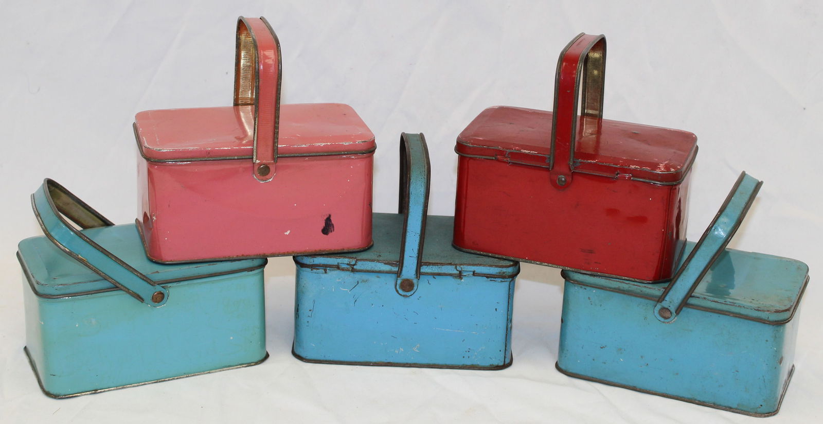 Lot of 5 antique Tindeco tins in pink, blue & red (1 of 3)