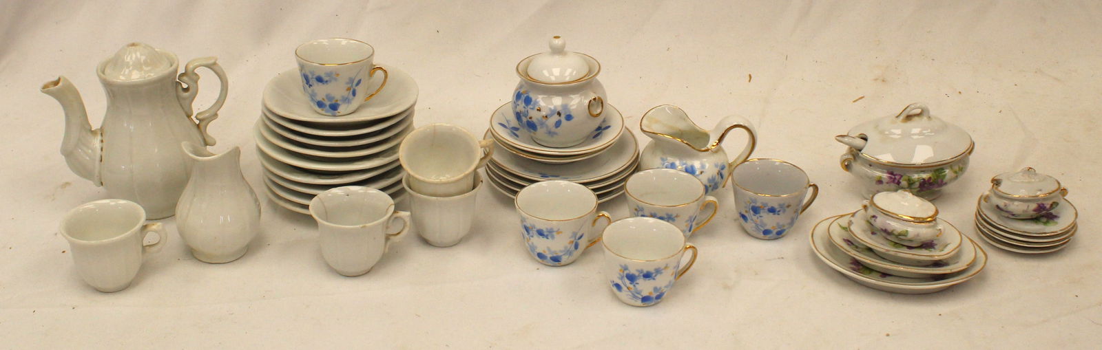 Lot of dollhouse/miniature china tea sets (1 of 4)