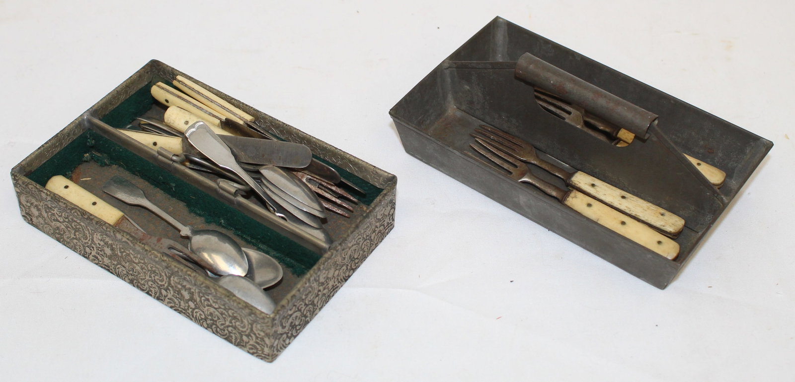 Lot of 2 mini tin cutlery trays w bone handled mini cutlery - boxes are approx 5"x3 1/4": Lot of 2 mini tin cutlery trays w bone handled mini cutlery - boxes are approx 5"x3 1/4"
