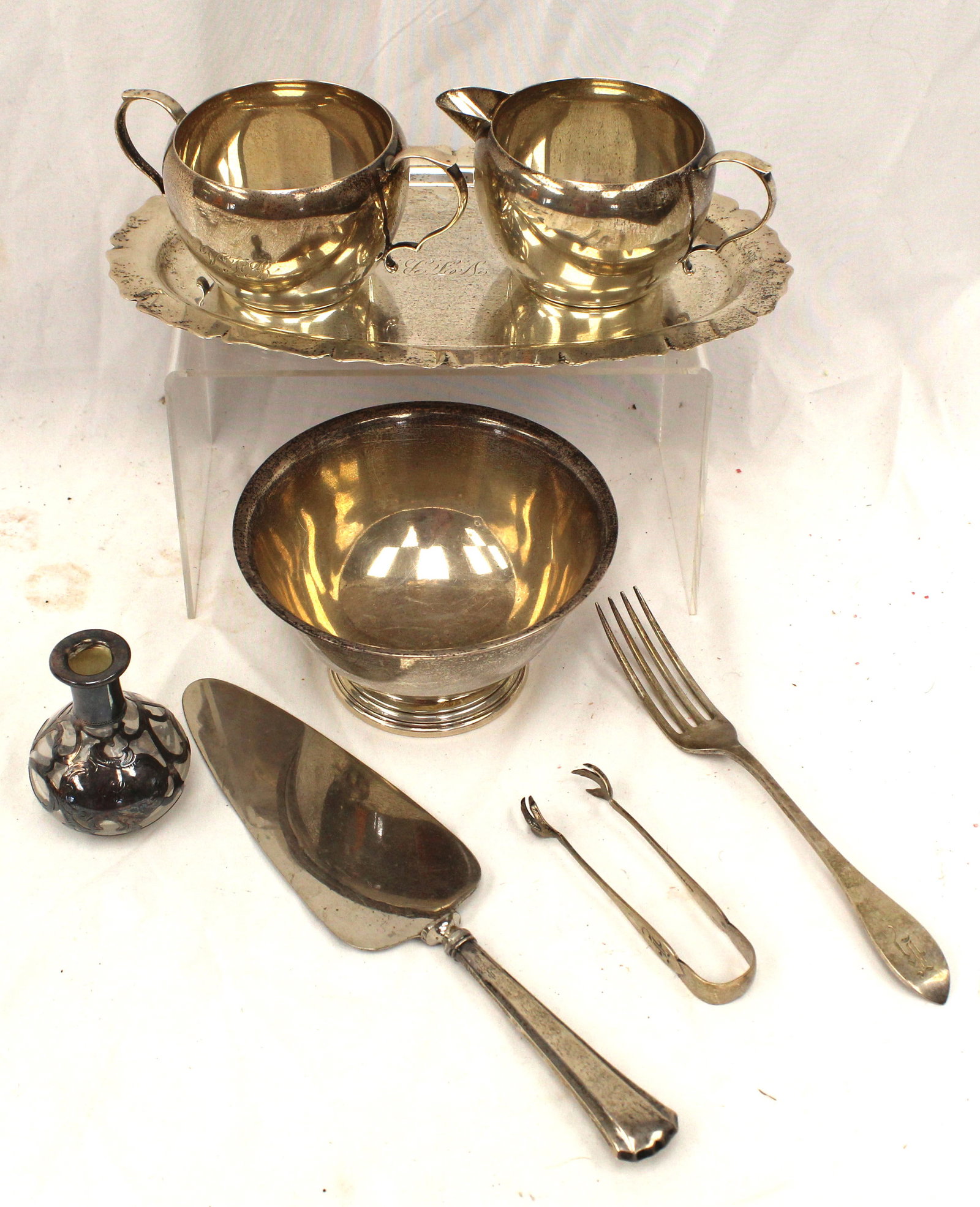 Sterling silver lot incl sugar & creamer on tray, bowl & utensils: Sterling silver lot incl sugar & creamer on tray, bowl & utensils - weighs approx 2 ozt