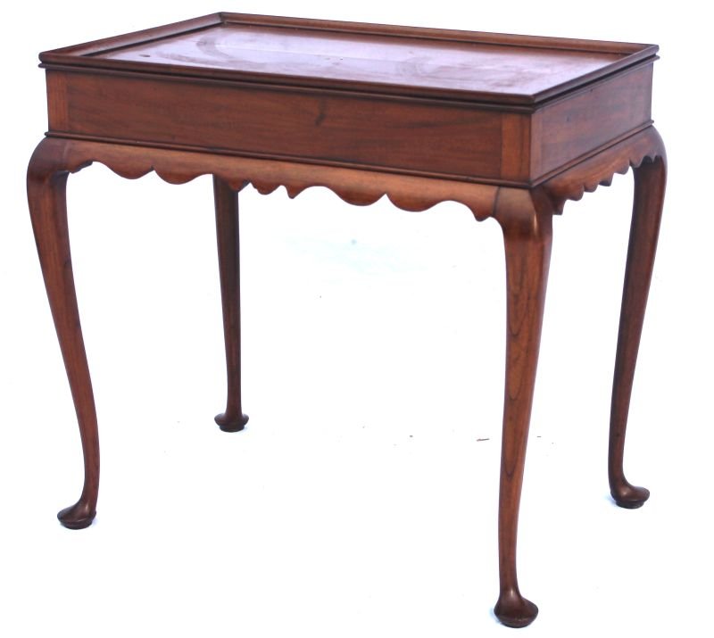 The best form period QA ca 1750 CT shoreline mahog: The best form period QA ca 1750 CT shoreline mahogany tray top tea table featuring raised scalloped skirt & graceful cabriole legs