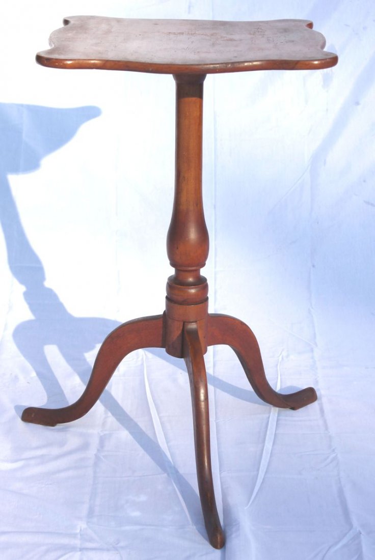 great form period QA ca 1760 CT maple shaped top c: great form period QA ca 1760 CT maple shaped top candlestand in old surface - 28 1/4" tall