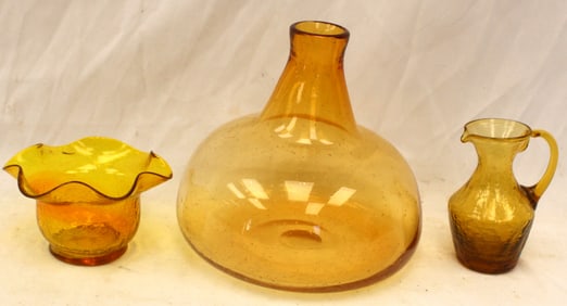 Lot of 3 pieces of antique blown amber glass incl small ewer, ruffled bowl & bulbous bottle/vase - 4
