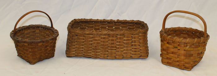 Lot of 3 small baskets incl 2 fixed handled & 1 rectangular - 6 3/4"x6 3/4", 7 1/2"x6 3/4" & 4