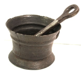 Cast iron mortar & pestle - 4" tall x 5 1/2" diam