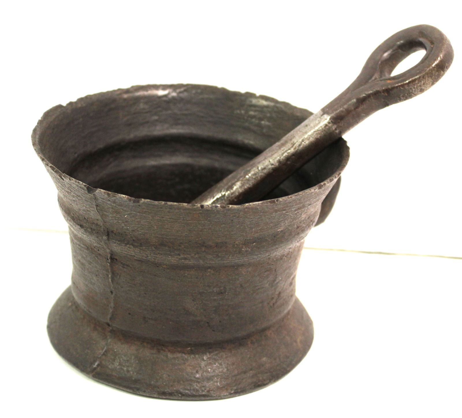 Cast iron mortar & pestle - 4" tall x 5 1/2" diam (1 of 6)