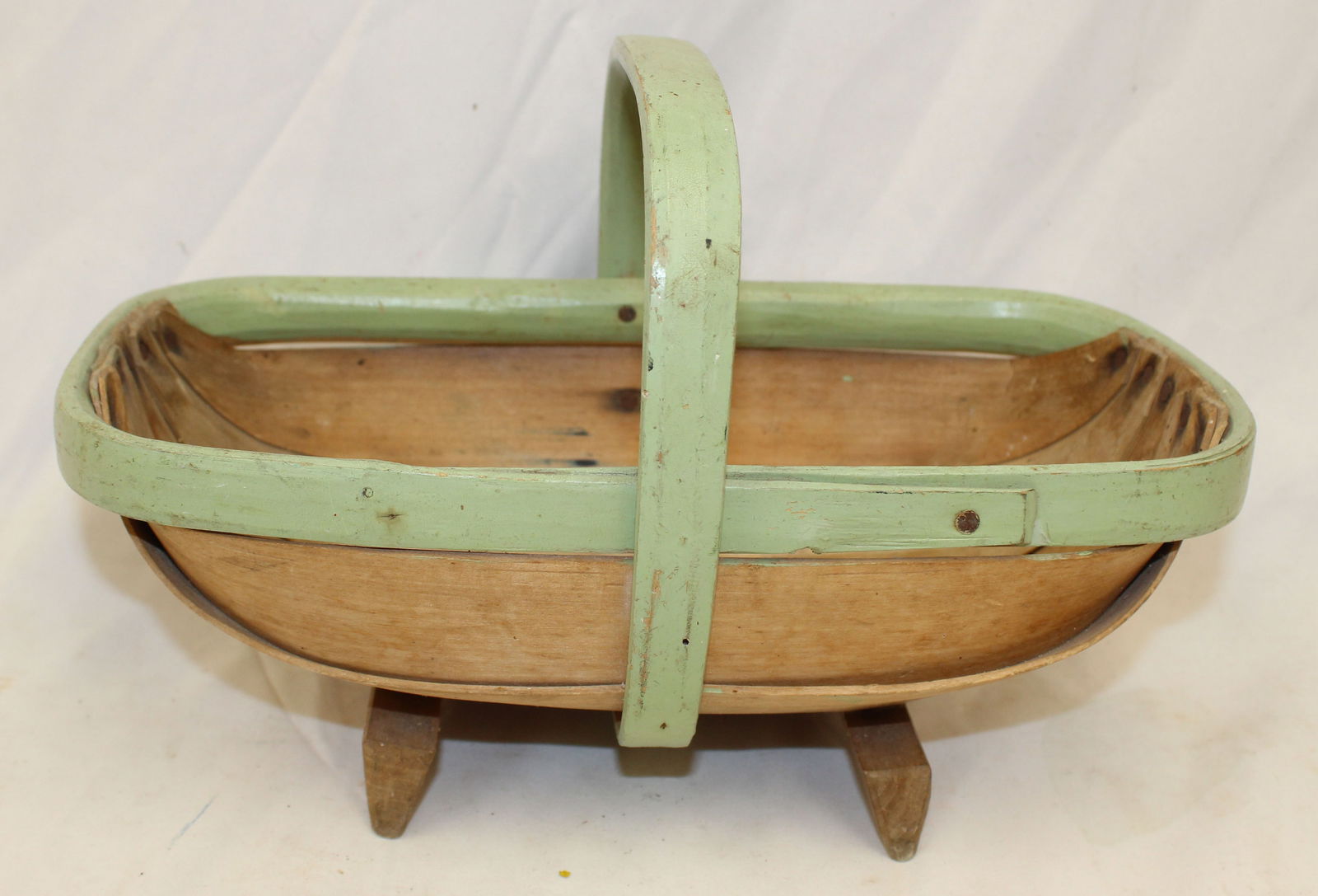 Antique wooden trug w green painted border & handle- 7" tall x 11 1/2" wide x 6" deep: Antique wooden trug w green painted border & handle- 7" tall x 11 1/2" wide x 6" deep