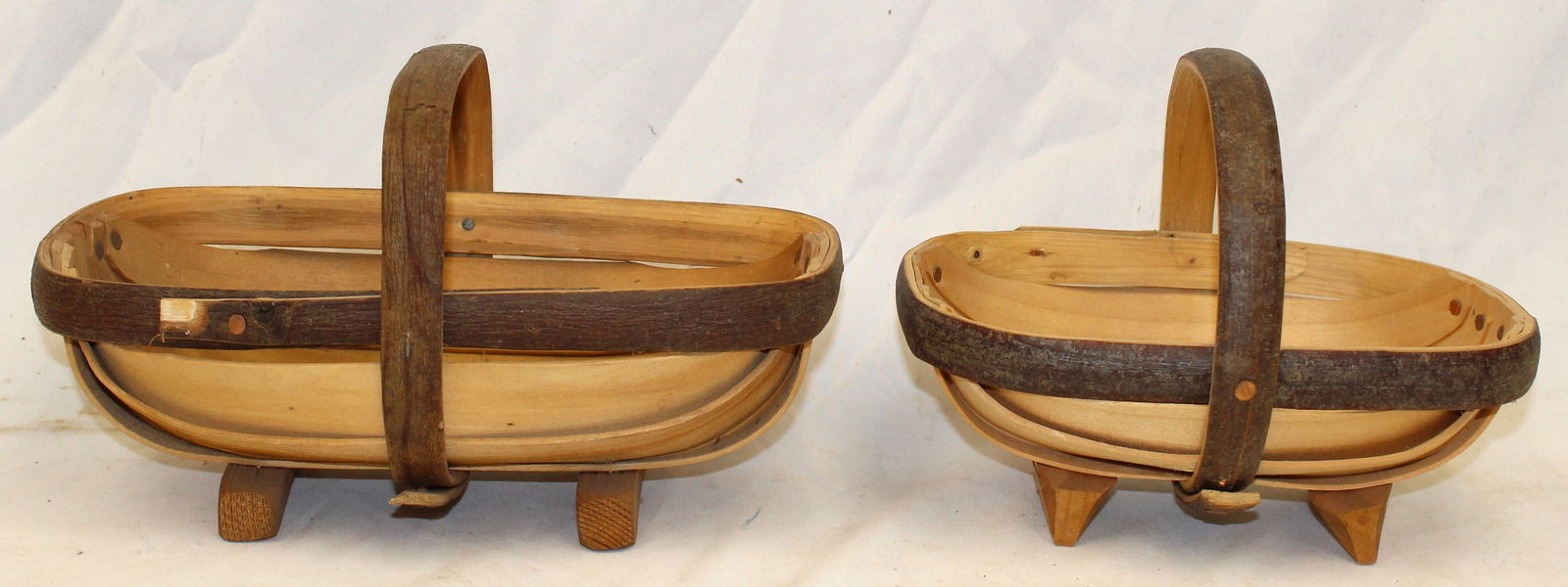 Lot of 2 small wooden trugs - "Made in Britain" - 6 1/2" tall x 11"x6" & 7" tall x 9"x6" (1 of 6)
