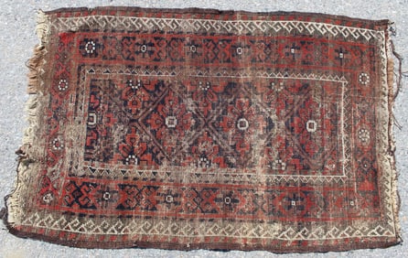 Antique Oriental rug - well worn - 32"x46"