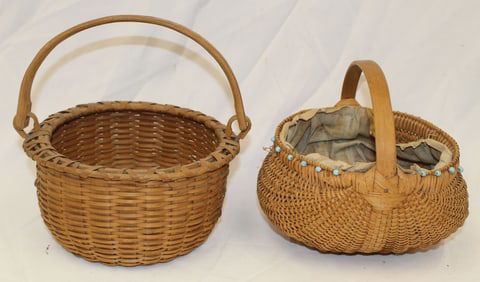 Lot of 2 baskets incl swing handled & buttocks - 4"x7 1/2" diam & 7" tall x 7" diam