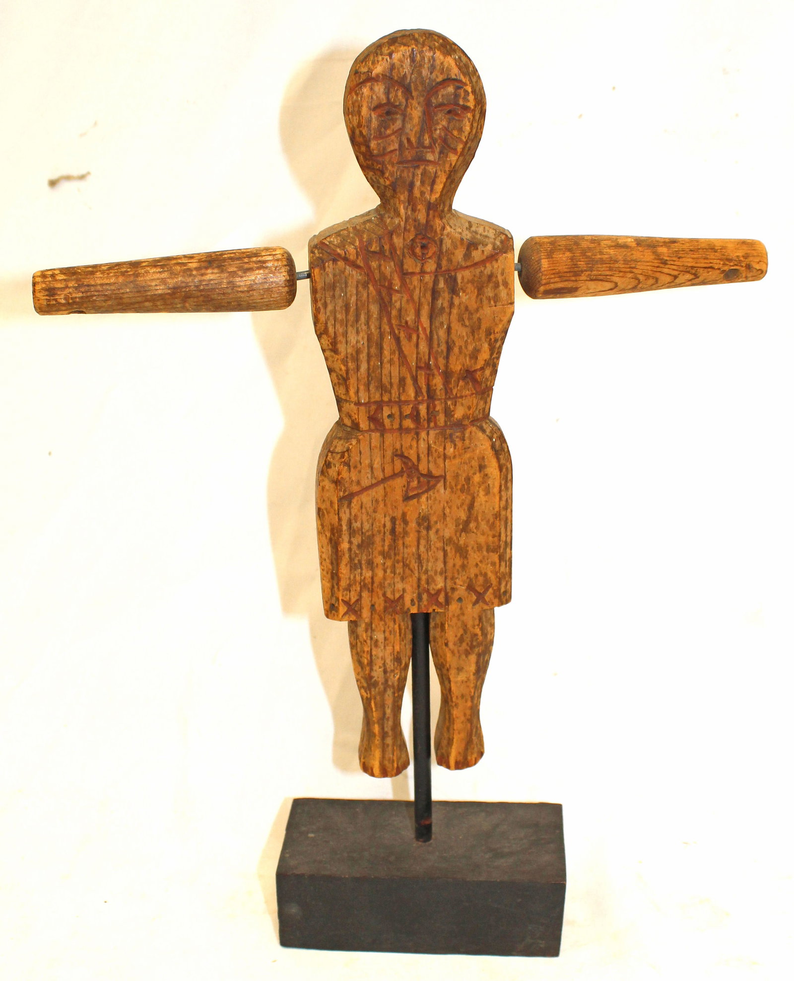 Carved wooden Native American motif figure - 13 1/4" tall x 9 1/2" wide: Carved wooden Native American motif figure - 13 1/4" tall x 9 1/2" wide
