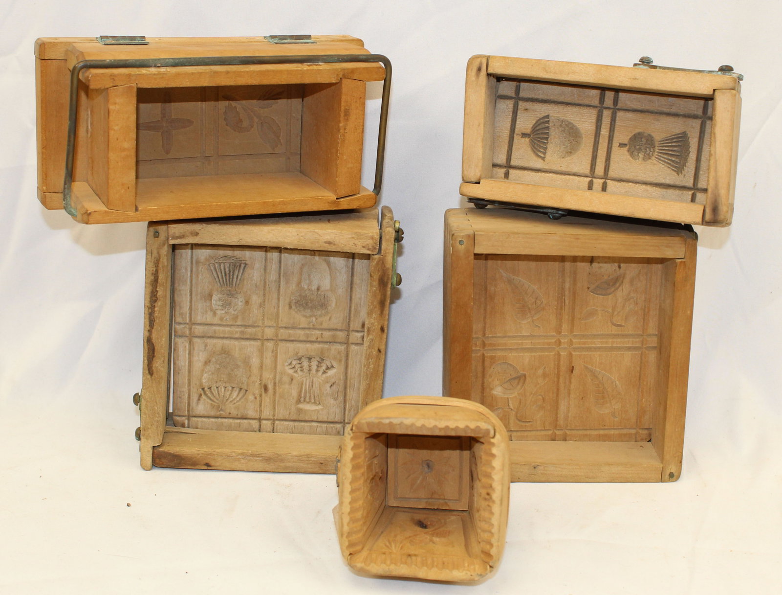 Lot of 5 wooden butter molds - 3 1/4" square, 6"x4 1/2" (2) & 3'x6" (2): Lot of 5 wooden butter molds - 3 1/4" square, 6"x4 1/2" (2) & 3'x6" (2)