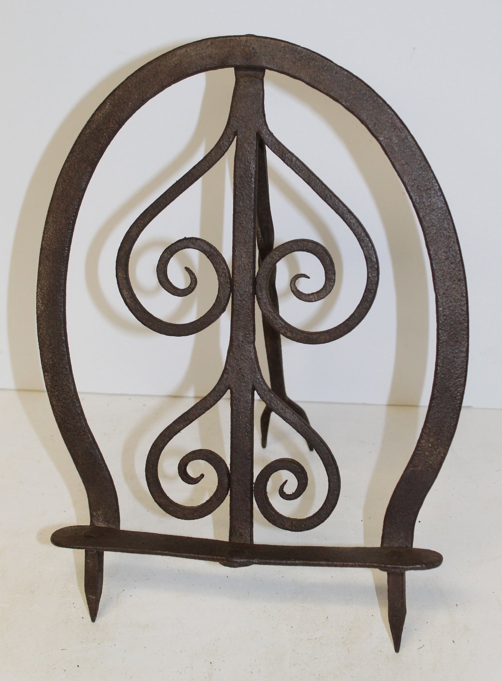 Highly decorative forged iron free standing hearth broiler - 13" tall x 9" wide: Highly decorative forged iron free standing hearth broiler - 13" tall x 9" wide