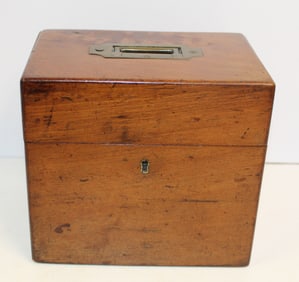 Antique English tea caddy - 7" tall x 8"x5 1/2"