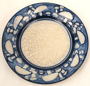 Dedham Pottery small plate w mushroom border - 6" diam
