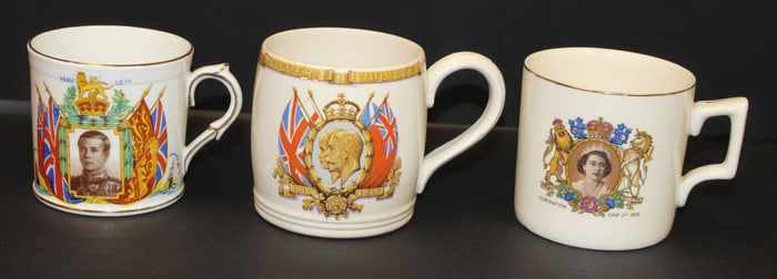 Lot of 3 English coronation mugs - 2 3/4", 3" & 3 1/4" tall