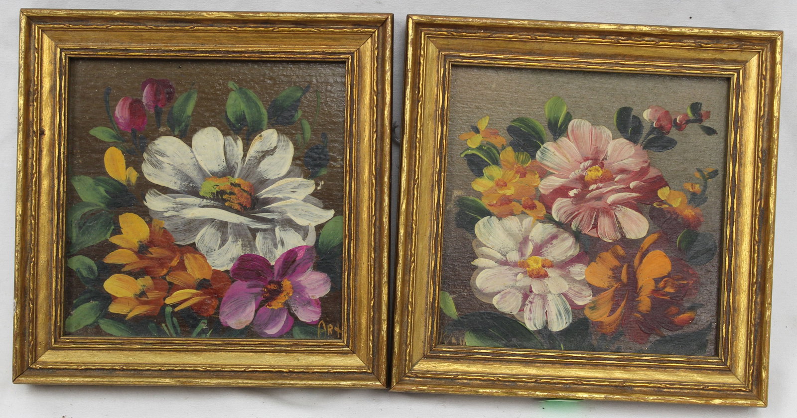 Pair of signed (?) oil on board still lifes of Zinnias - overall framed size 6"x6": Pair of signed (?) oil on board still lifes of Zinnias - overall framed size 6"x6"