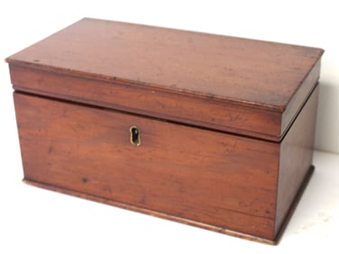 Antique tea caddy w key - 4 1/2" tall x 8 1/2" wide x 4 1/2" deep