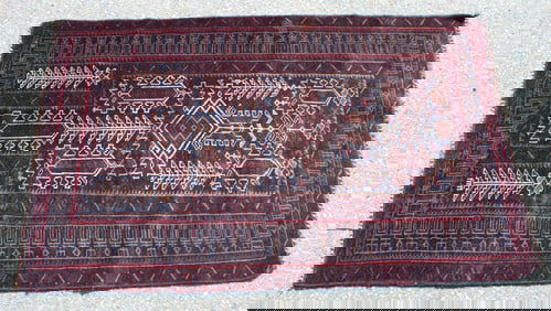 Oriental area rug - 33"x55"