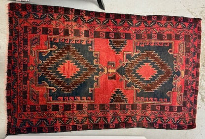 Oriental area rug - 32"x54"